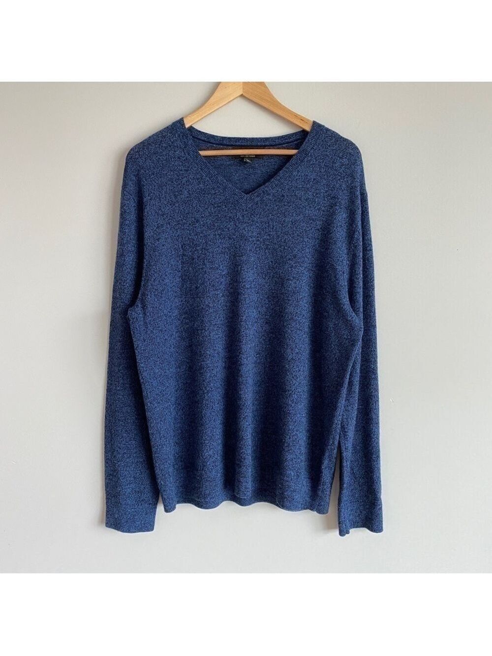 Banana Republic Mens L 100% Merino Wool V Neck Soft Sweater Blue